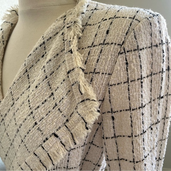 IRO Like New Quinet Soft Knit Belted Tweed Frayed Wrap Cream Jacket Size 34 (XS) - Picture 7 of 16